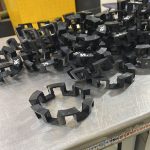 ACOPLE-CAUCHO-FABRICACION-PIEZA-EN-CAUCHO-SEGUN-PLANO-SEGUN-MUESTRA